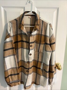 Cozy Plaid Thick Button-Down Flannel Shirt Jacket - Tan & Cream